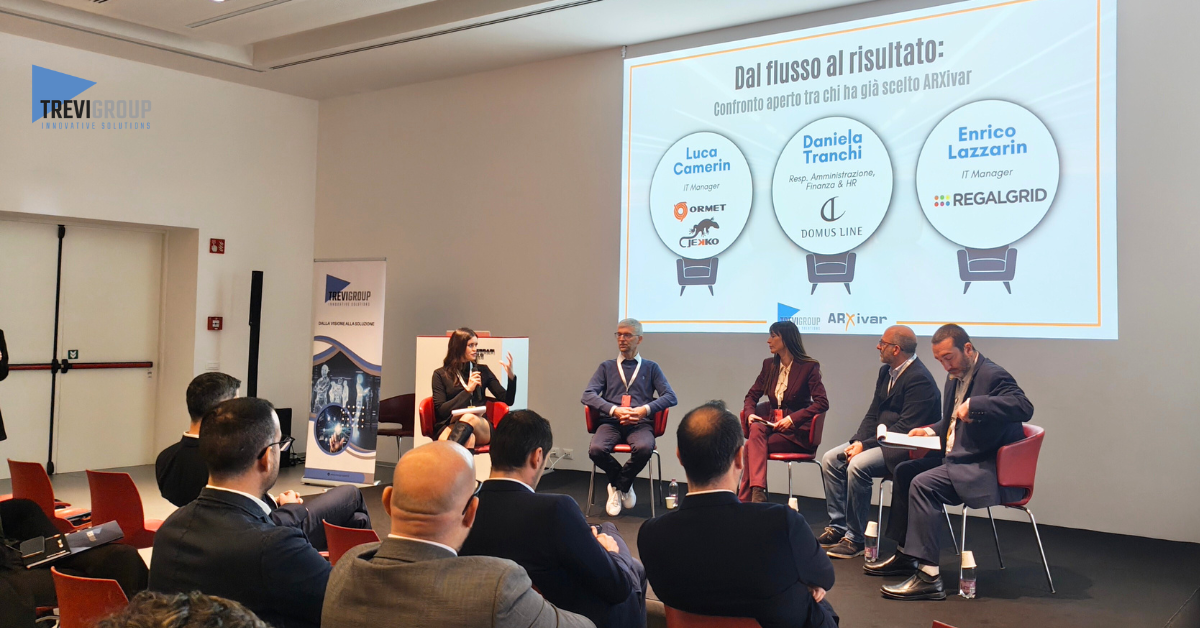 Tavola rotonda dell’ARXivar Experience 2025 con i rappresentanti di Ormet, Domus Line e Regalgrid che discutono di digitalizzazione e automazione dei processi.